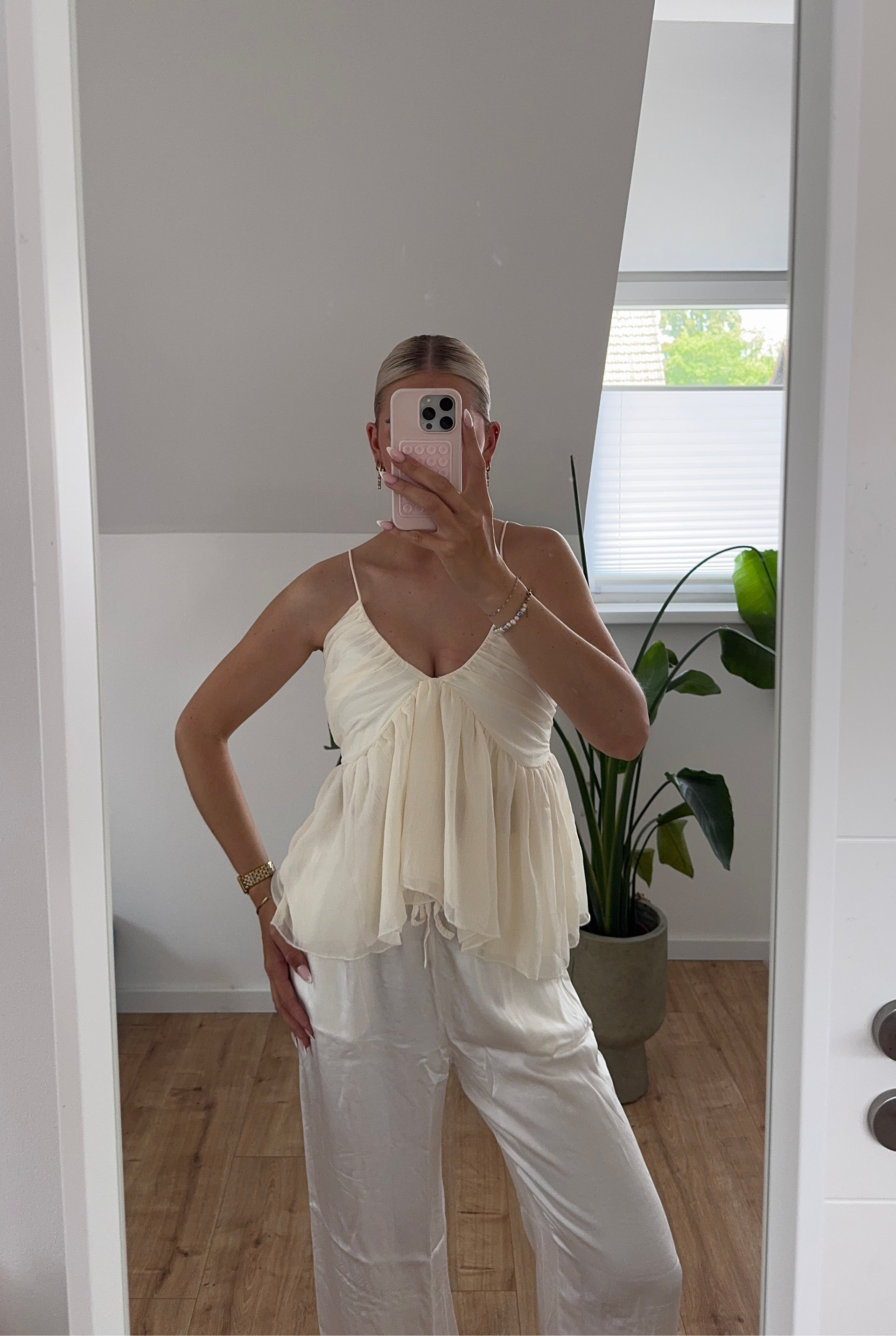 Top Ivory Breeze